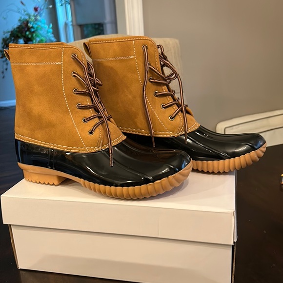 C& C California Ducke boot - NEW with box! - Picture 1 of 7